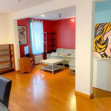 2 Chambres, Balcon, Parking Gratuit - Wifi