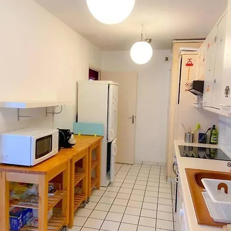 2 Chambres, Balcon, Parking Gratuit - Wifi *