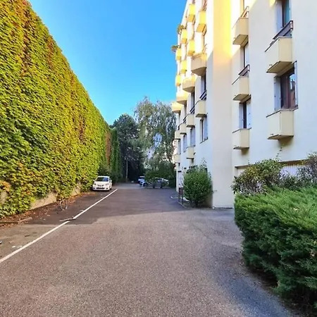 2 Chambres, Balcon, Parking Gratuit - Wifi Lägenhet