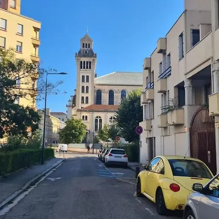 2 Chambres, Balcon, Parking Gratuit - Wifi Lägenhet *